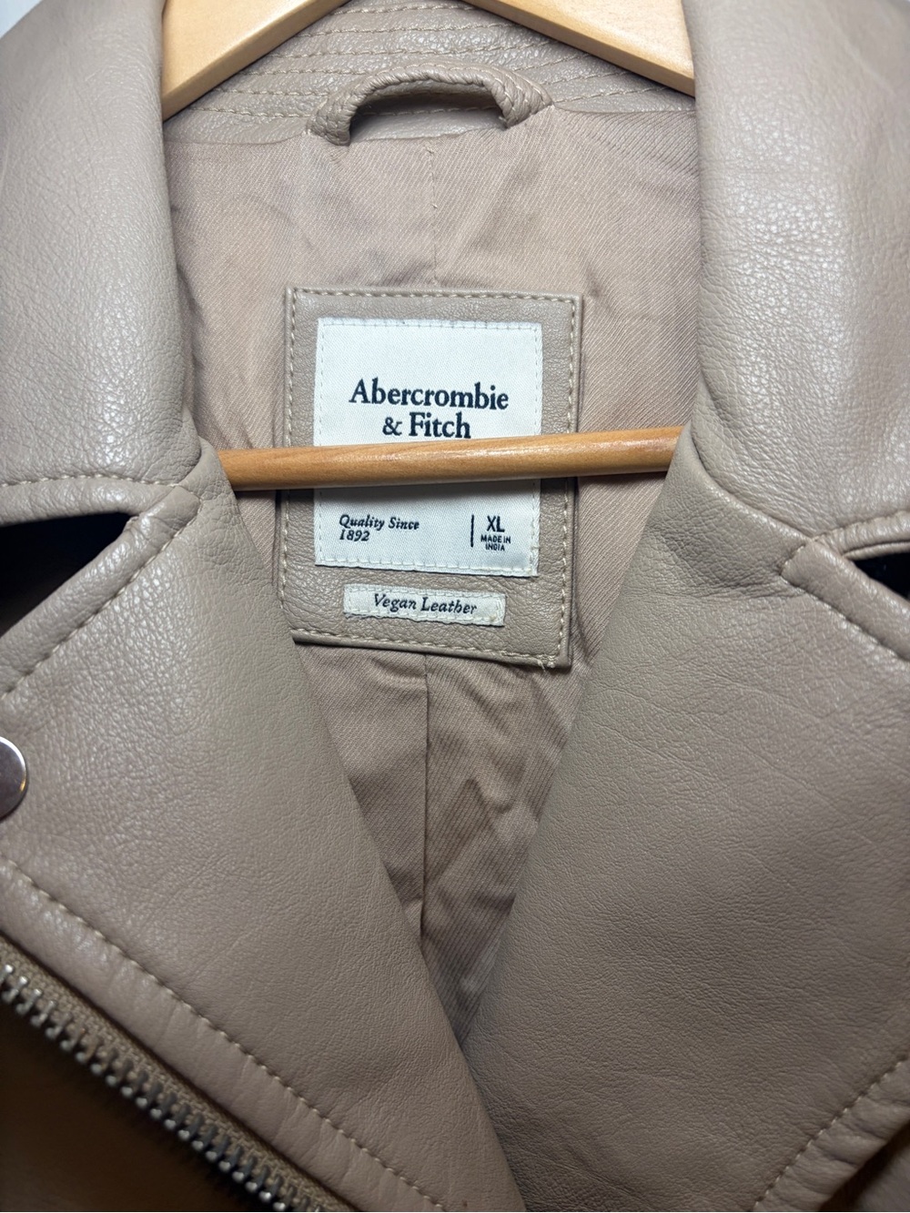Abercrombie & Fitch | Cropped Taupe Faux Leather Moto Jacket - Picture 3 of 8